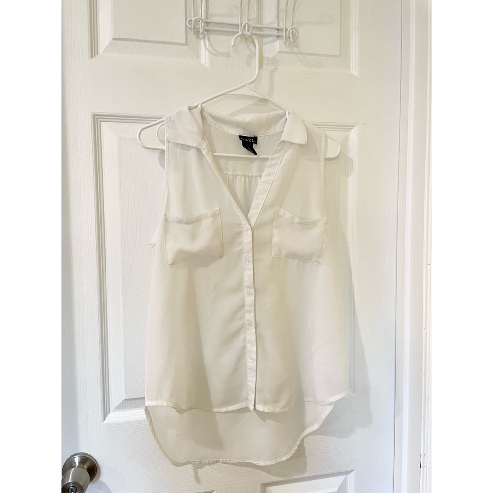 Rue 21 Button Up Top White Sleevelesss Size Medium